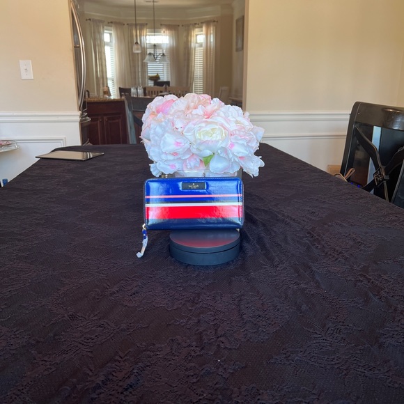 New Kate spade wallet - Picture 1 of 2